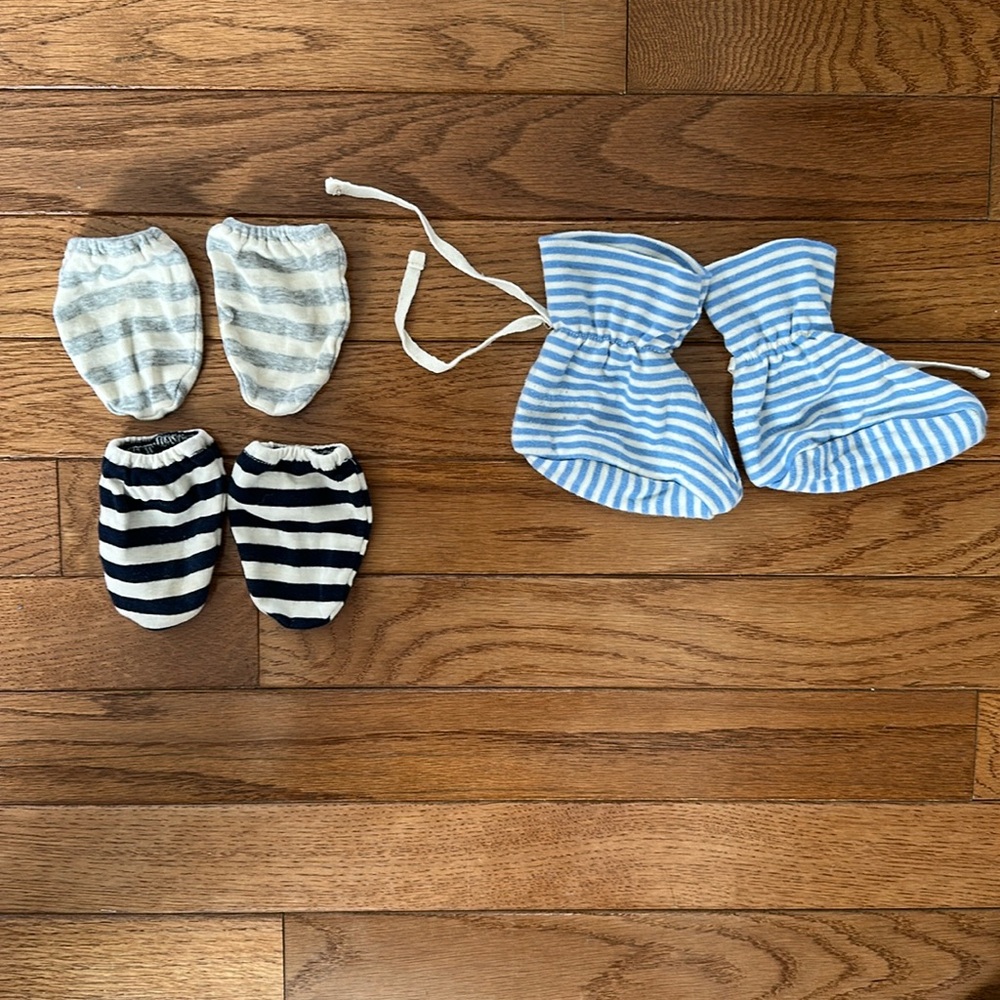 👶🏻 J CREW BABY mittens booties stripes 0-3 mo 3-6 mo bundle lot blue